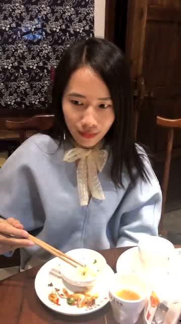 相亲相到前任姐姐,一段意外的重逢之旅